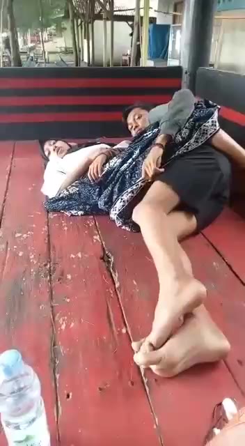 jilbab ketahuan lagi dientot di pos ronda