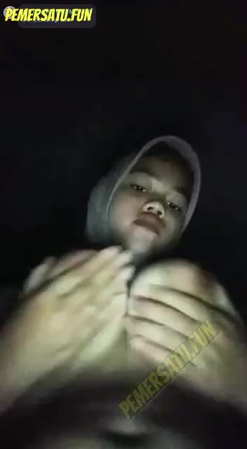 P112 Abg Jilbab Gemoy 18Yo Tetek Padu Colmek