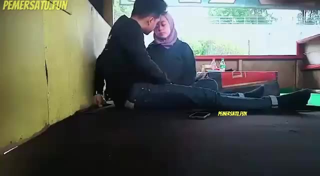 Nyepong di warung