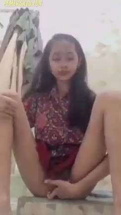 Abg 18Yo Masih Pakai Seragam Colmek Sikat Gigi Part 1