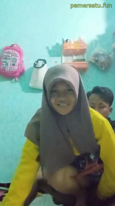 P5 Abg 18Yo Hijab Pacaran Di Rumah Dapet Entot 5