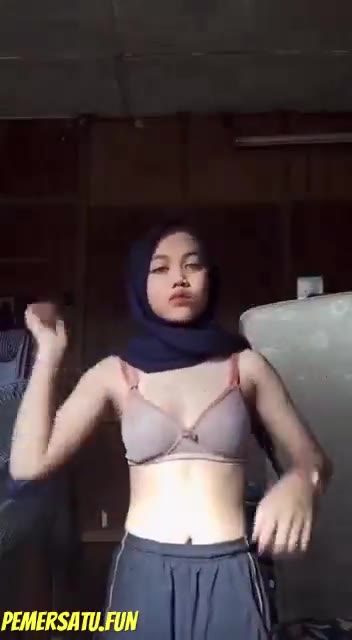 Abg Smp Jilbab Pamer Susu Tocil
