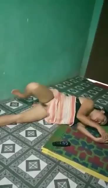 Bokep Kelakuan Binor Tabte Dirumah Nggak Sadar Nggak Pake Daleman Maen Hp