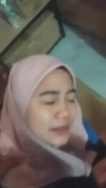 Hijab Cantik Suka Nyepong
