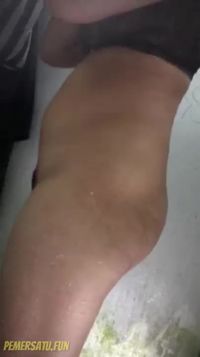 Ngintip Tetangga Mandi Part 2