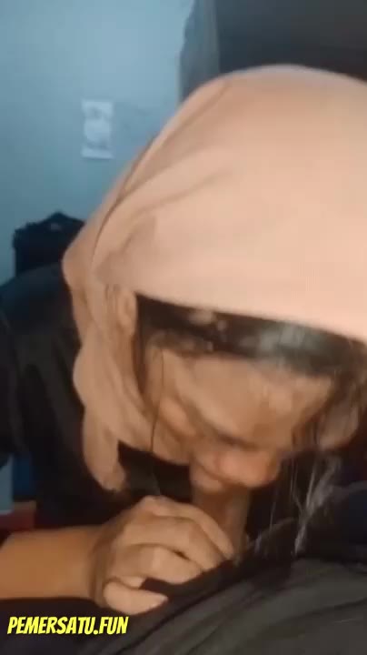 Jilbab Sepong Kontol Tebal