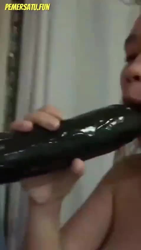 Chindo Mencuba Dildo Besar Part 1