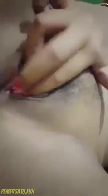 Remas Susu Tidak Lupa Colok Memek
