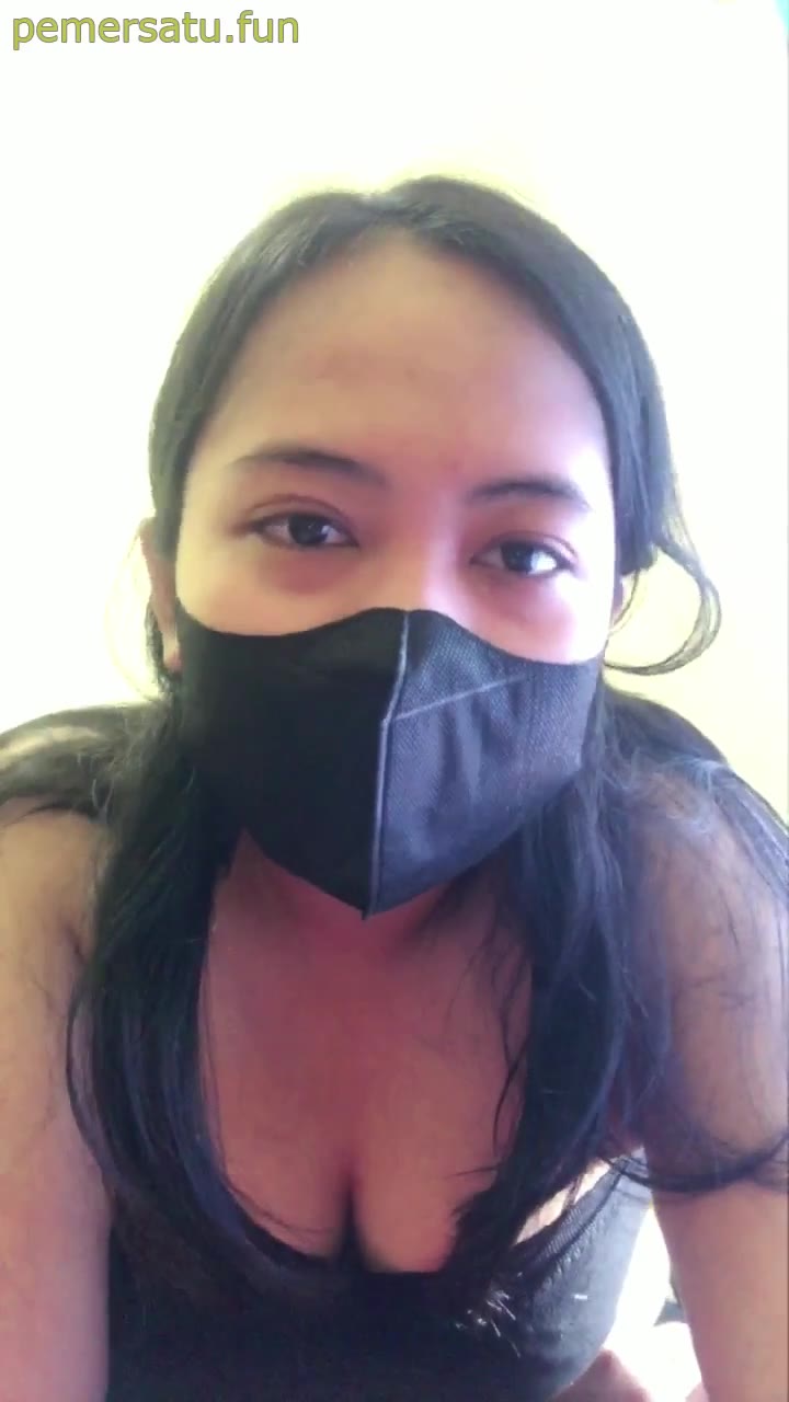 Cantik Lugu Kacamata Demi Uang Colmek