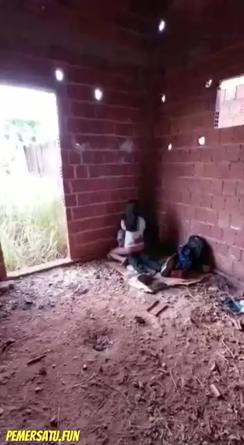 Mergokin Abg Pulang Sekolah Malah Ngentot Di Bangunan Kosong