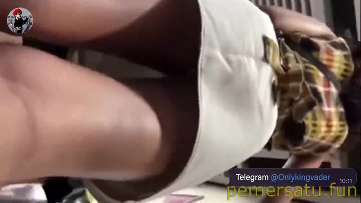 P11 Ngintip Di Eskalator Viral 11