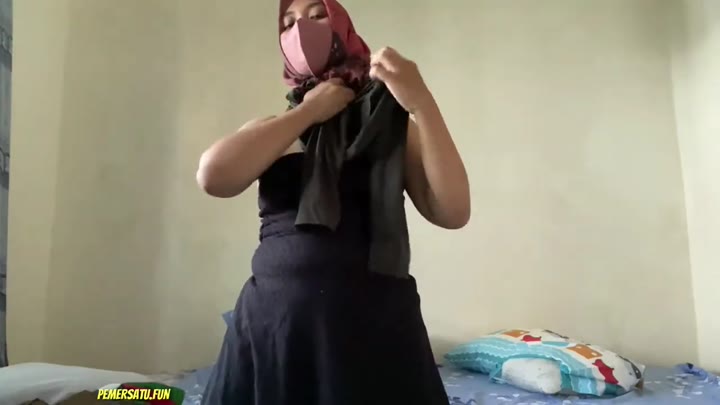 Jilbab Hamil Pamer Susu