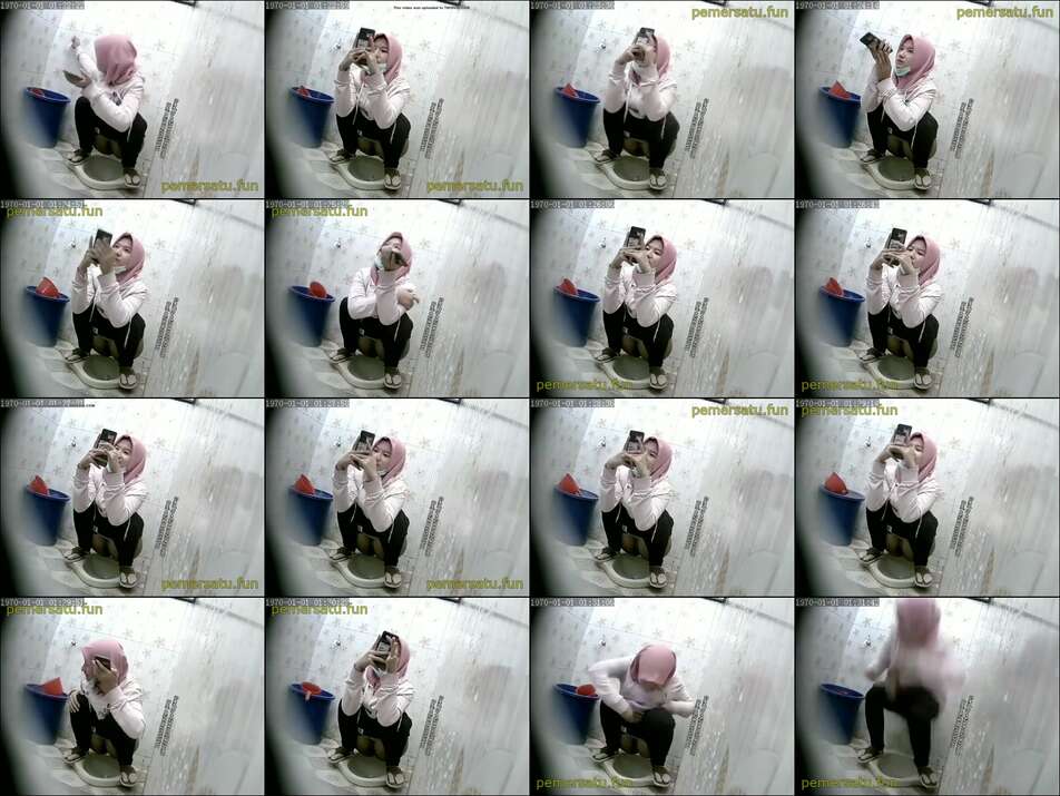 Dood – Ngintip Gebetan Hijab Di Kamar Mandi