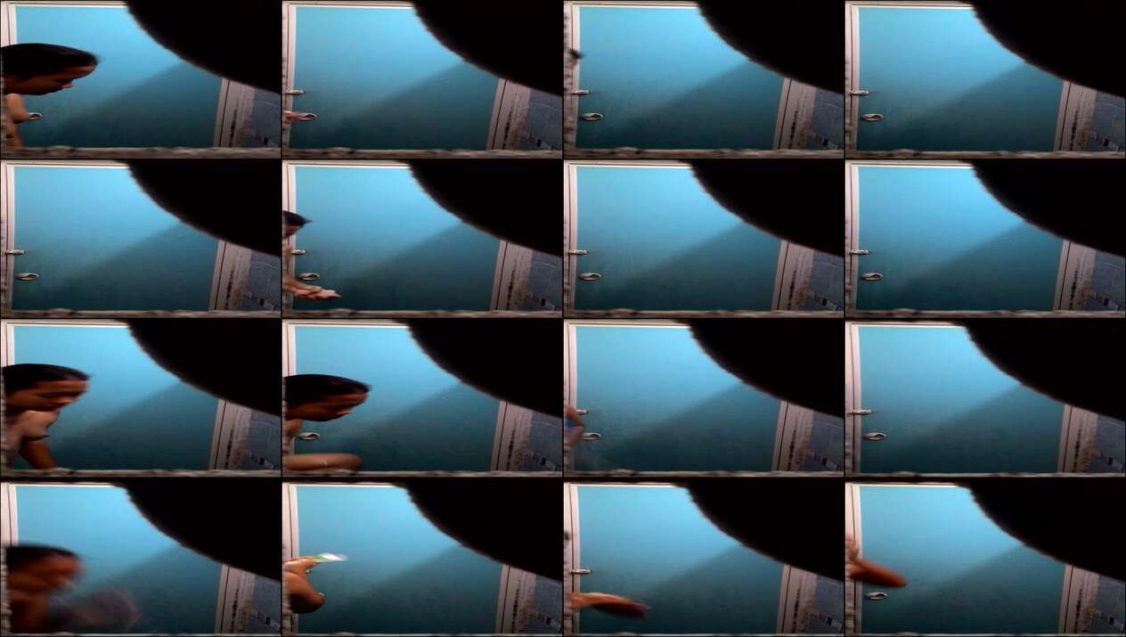 Indahnya Ngintip Adik Mandi Di Balik Pintu Biru - DoodStream