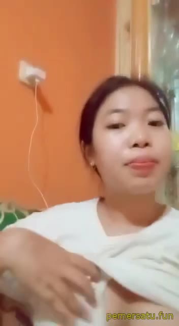 15 Bokep Viral Pina hijab sange abg 18yo memek pink muka kampung 