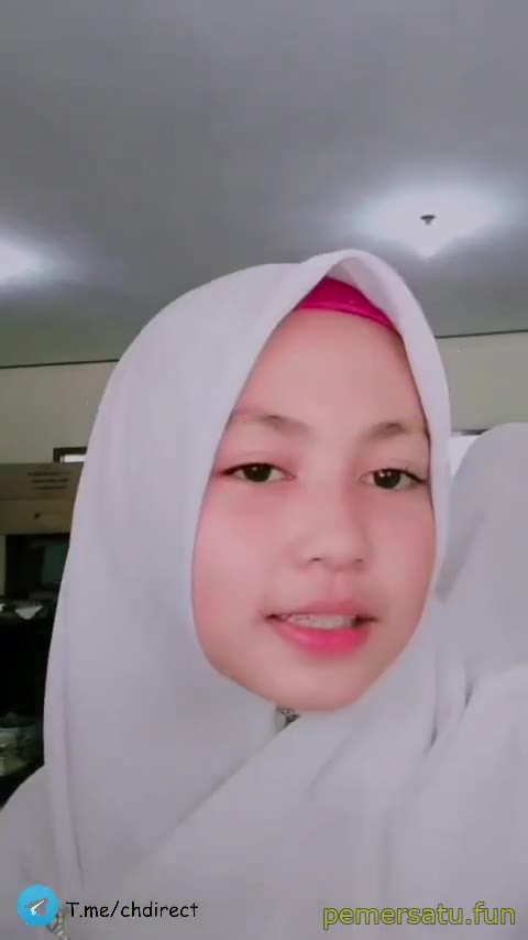 Koleksi 9 Vids Nina Abg Hijab 18Yo Ngangkang Colok Memek Becek