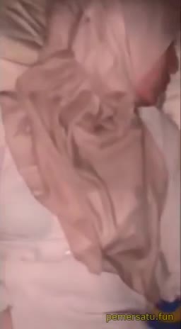 3 Viral Bokep jilbab pemalu dientot boss mesum 