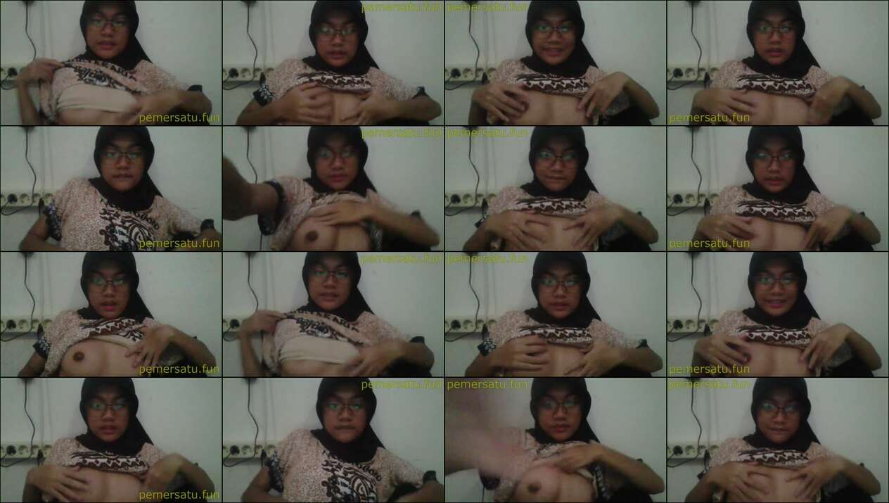 toket kecil abg 18yo kacamata lugu colmek (2)