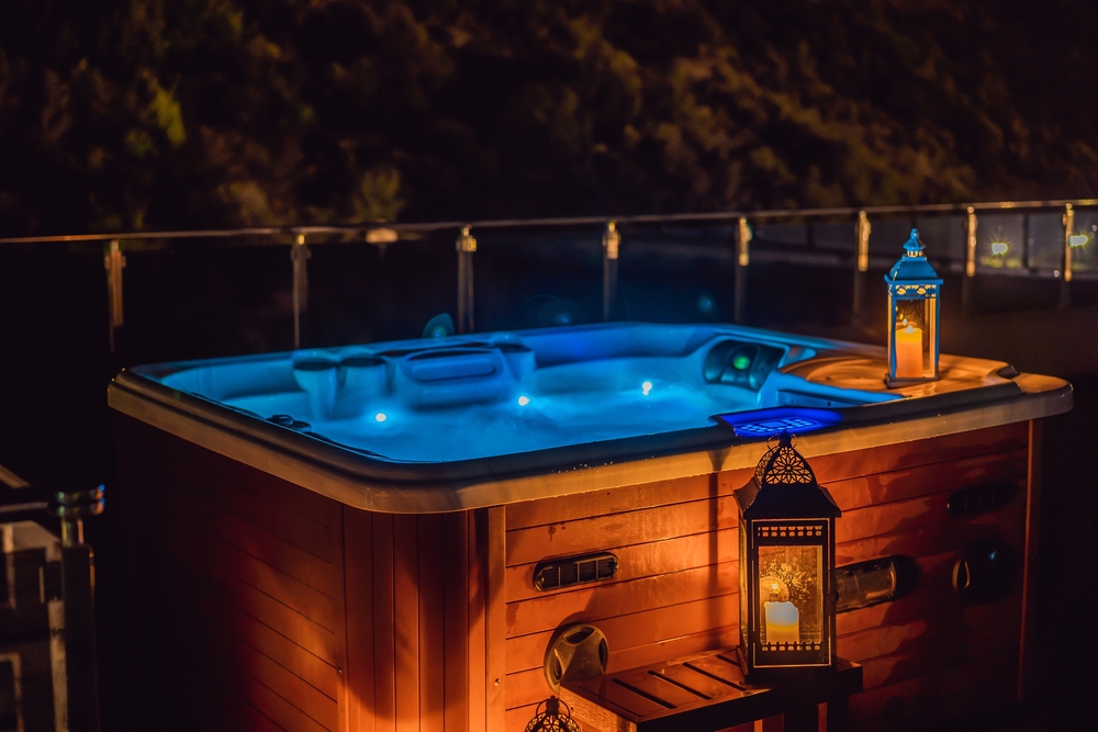 Hot,Tub,With,Candles,Ready,To,Take,A,Bath.,Valentines