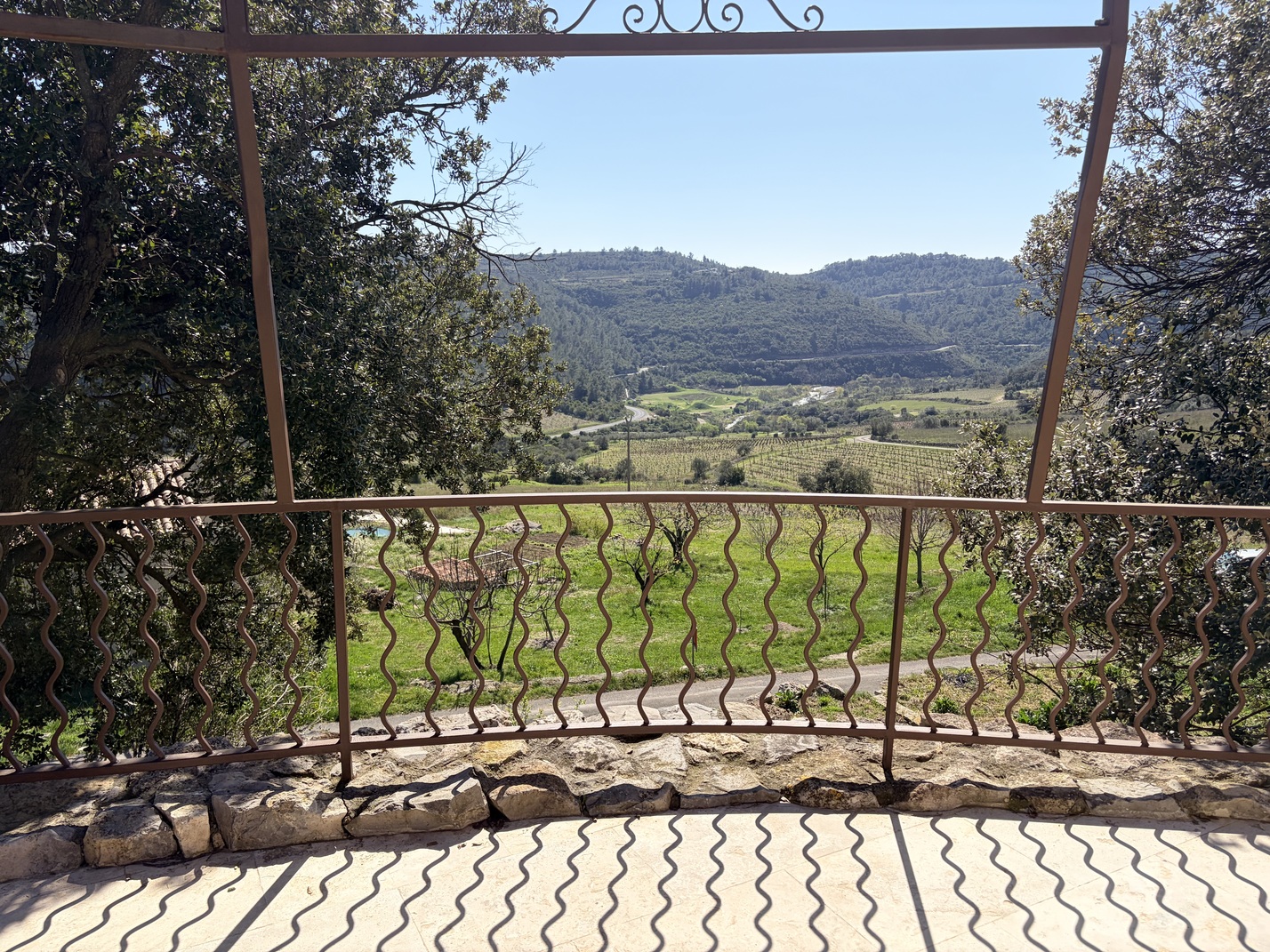 Gite à Minerve - L'hort vue sur les vignes
