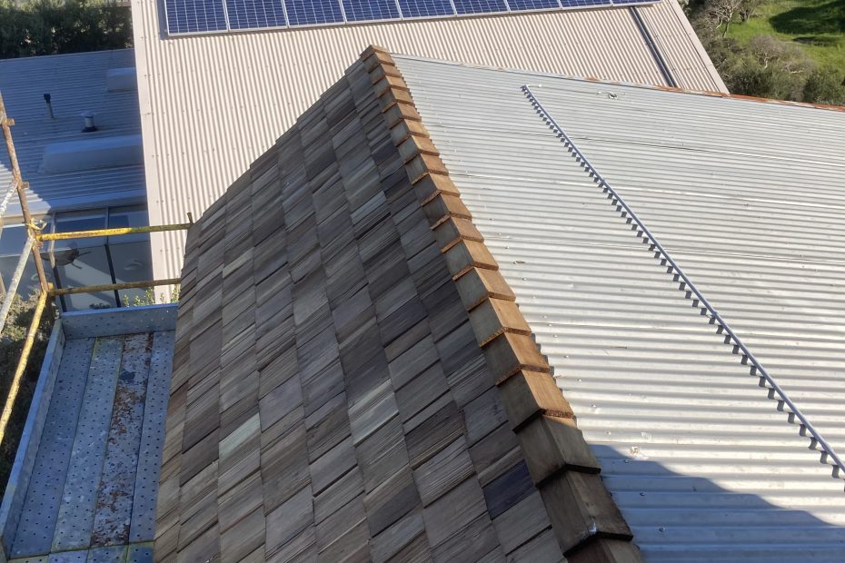 The difference between cedar shakes and cedar shingles