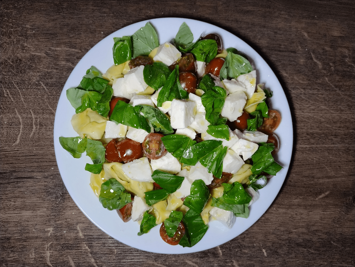 Tortellini caprese