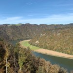 Vista desde a plataforma de observación das ruínas de Haichenbach ata o lazo do Danubio preto de Inzell