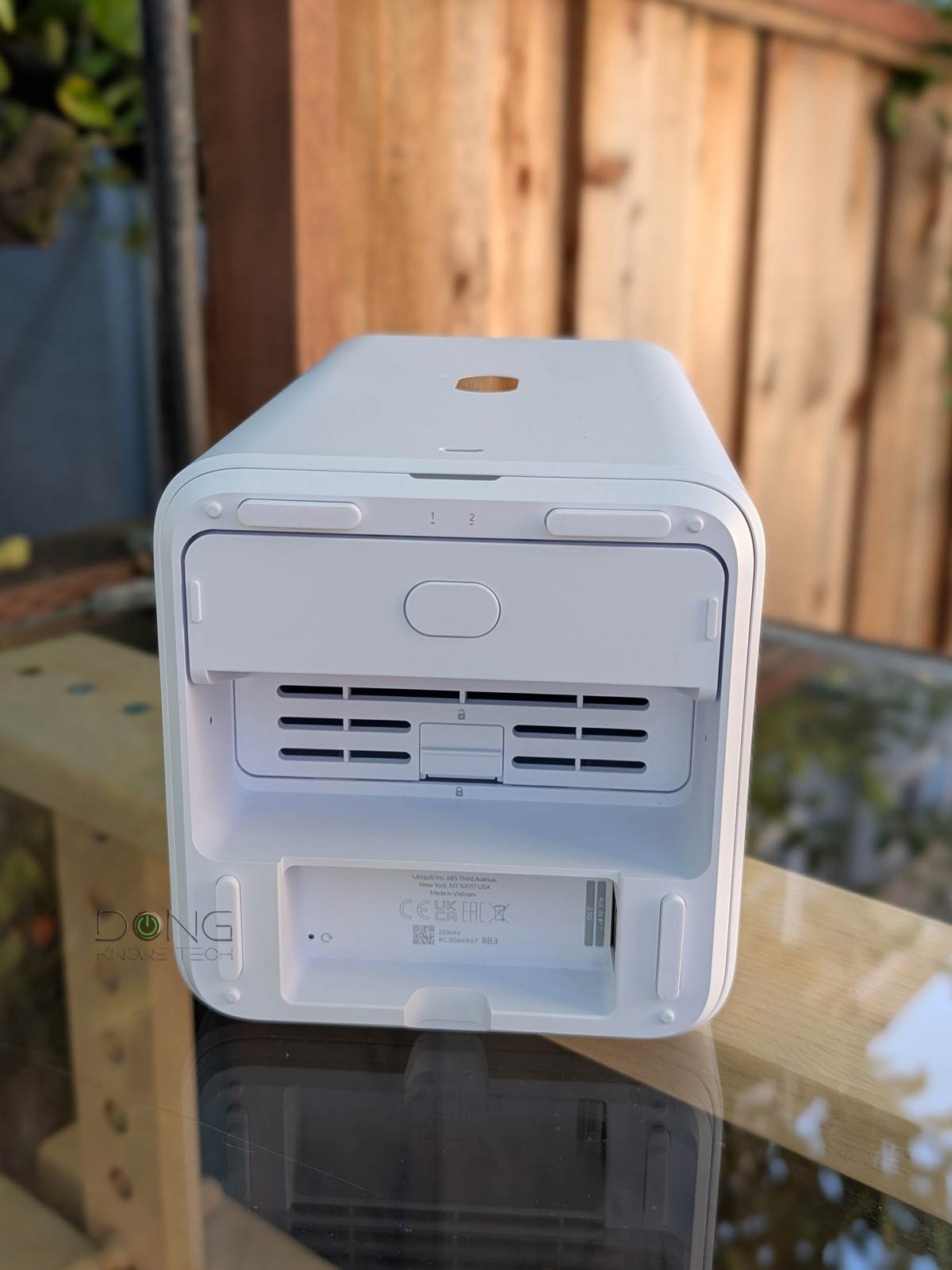 Ubiquiti UNAS 2 Review: A Straightforward, PoE-Powered Server of Core Network-Attached Storage 7 The underside of the Ubiquiti UNAS 2 server