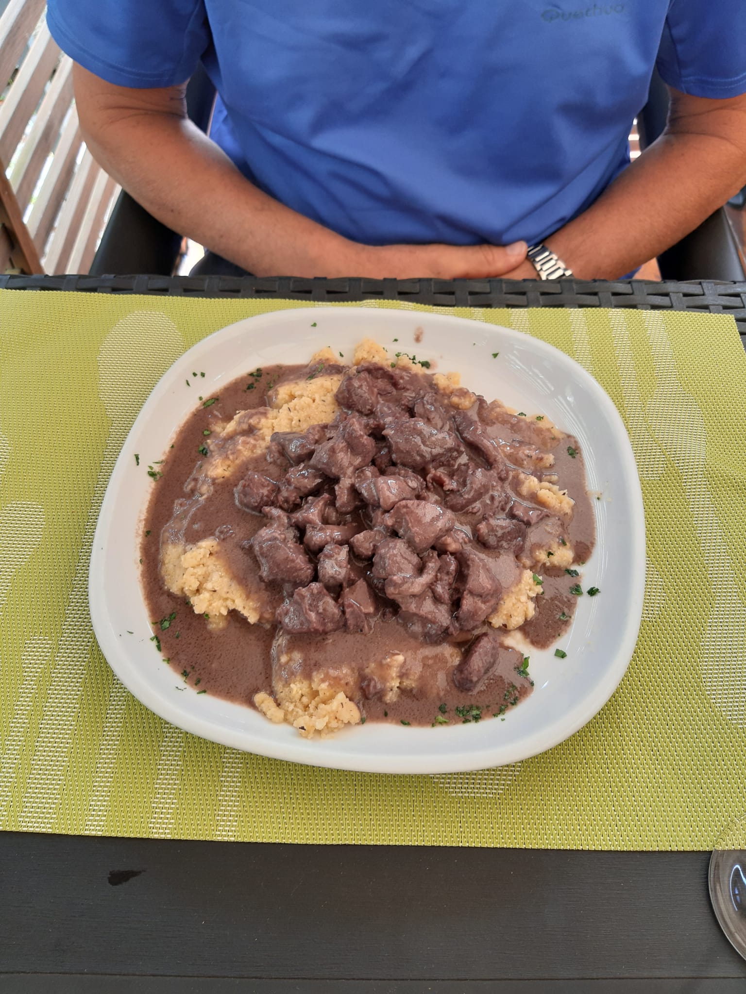 Polenta e cervo