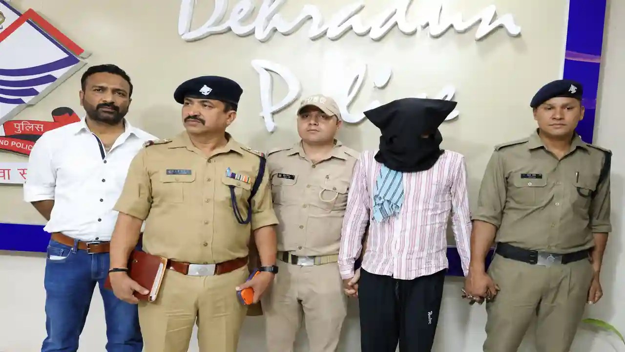 Dehradun News : 50 हजार का इनामी अमित भटेजा गिरफ्तार, करोड़ों की संपत्ति के लिए कराई थी भाई की हत्या