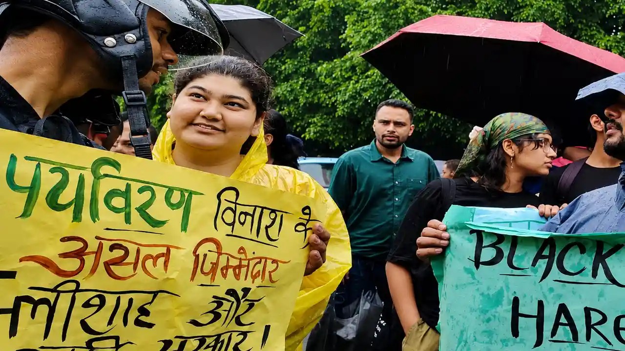 Dehradun Rishikesh Highway : पर्यावरण प्रेमियों की हुई जीत, सात मोड़ पर पेड़ों के कटान पर लगी रोक