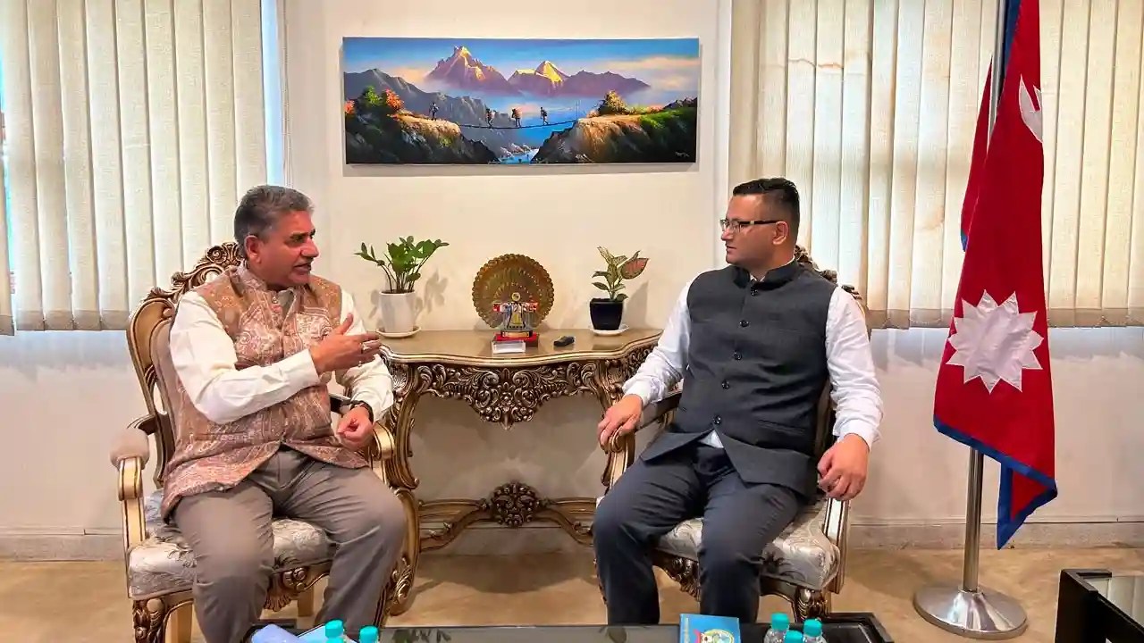 उत्तराखंड और नेपाल संस्कृत विश्वविद्यालय के बीच होगा एमओयू, नई दिल्ली में राजदूत डॉ. सुरेन्द्र थापा से मिले सचिव दीपक कुमार