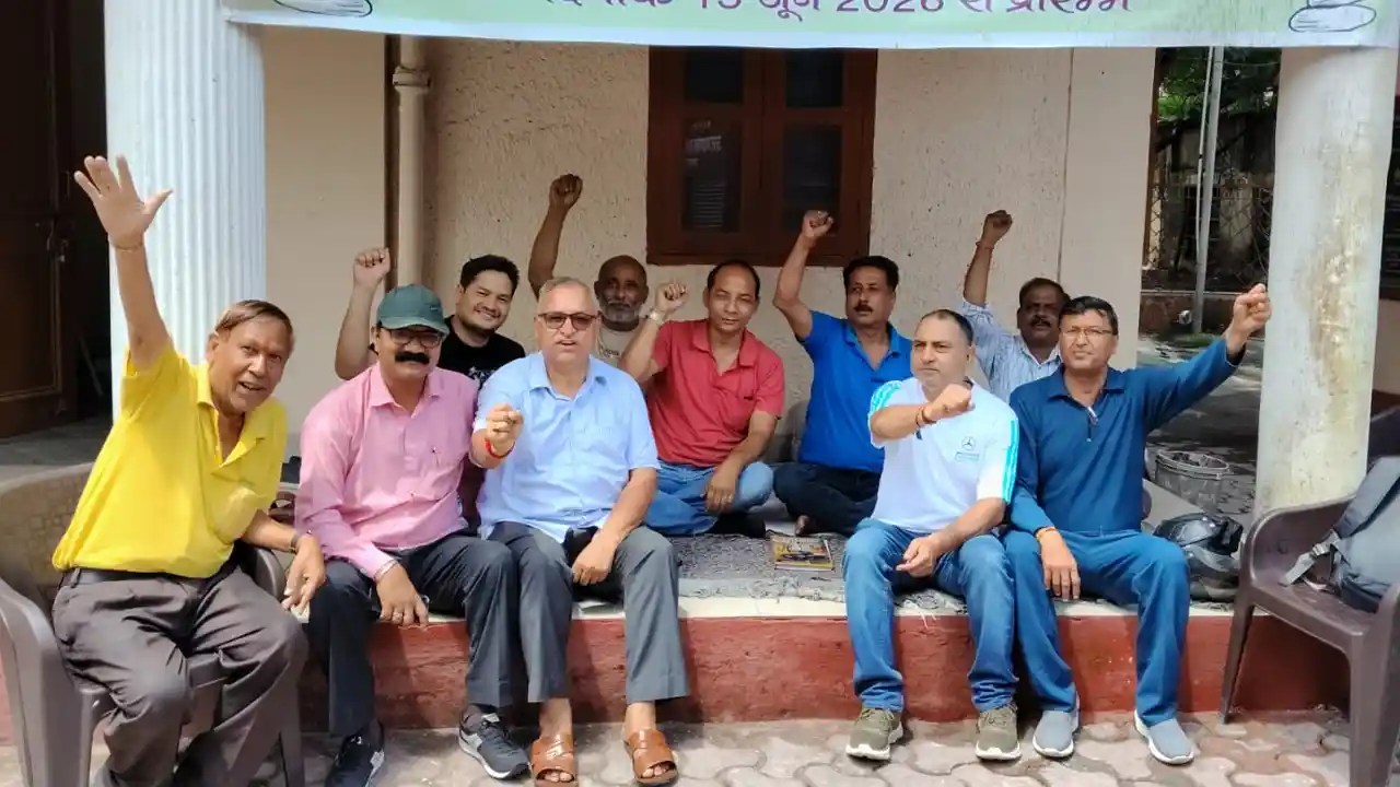 Activists pay tribute to Baba Mohan Uttarakhandi amid ongoing Dehradun protest