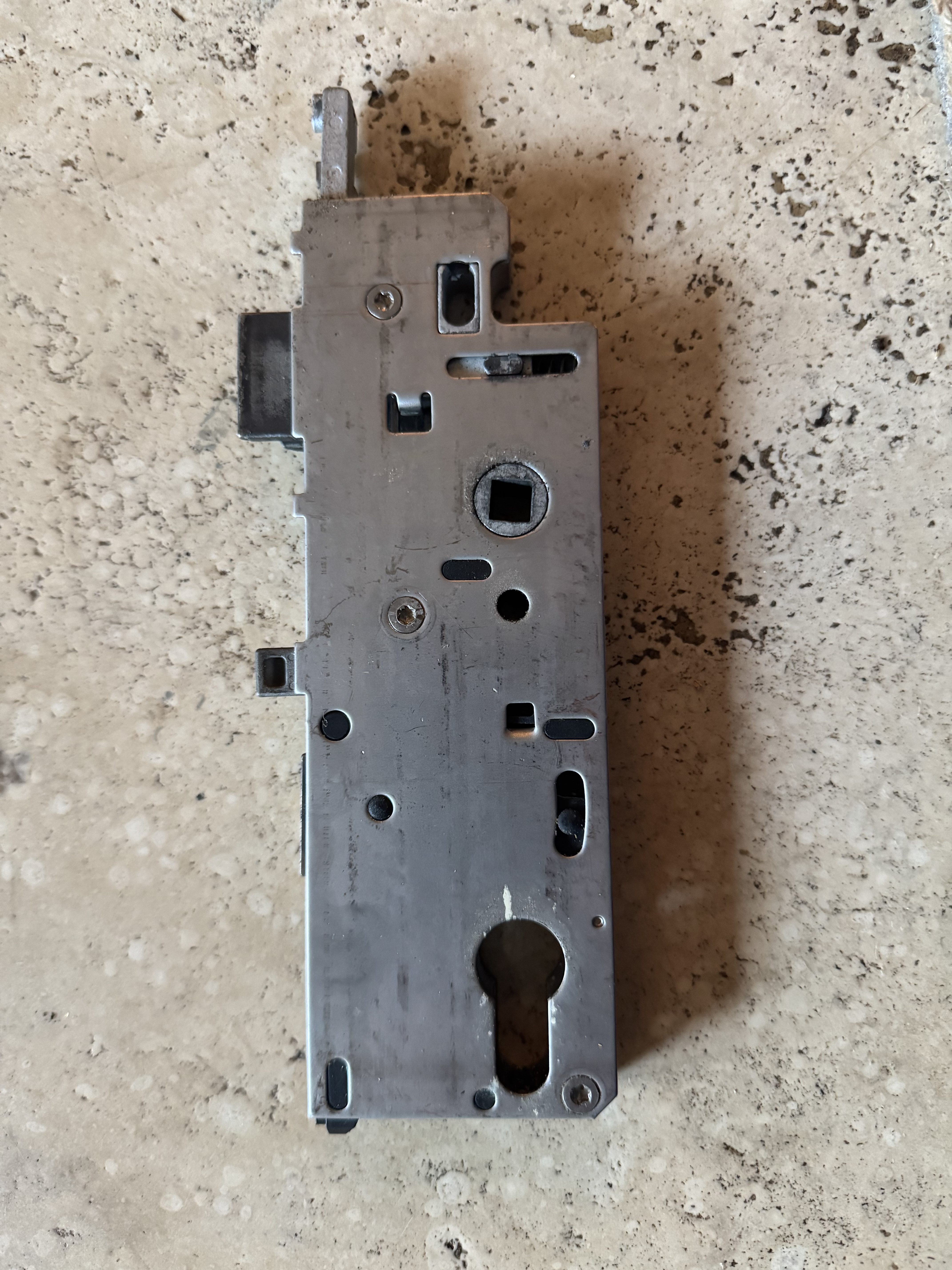 Door latch