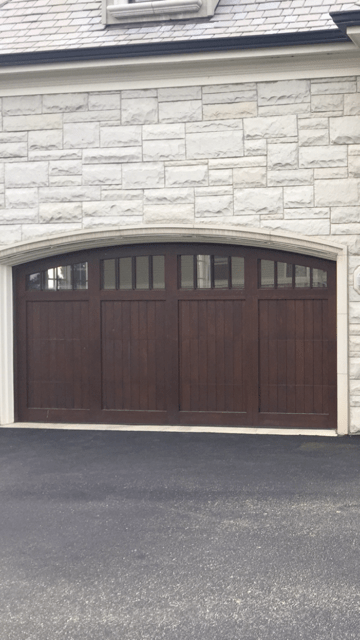 Garage doors, Milwaukee, Hampshire, Oak Creek, Greenfield, Garagedoor installation.