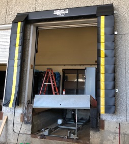 Dock plate, dock shelter, commercial