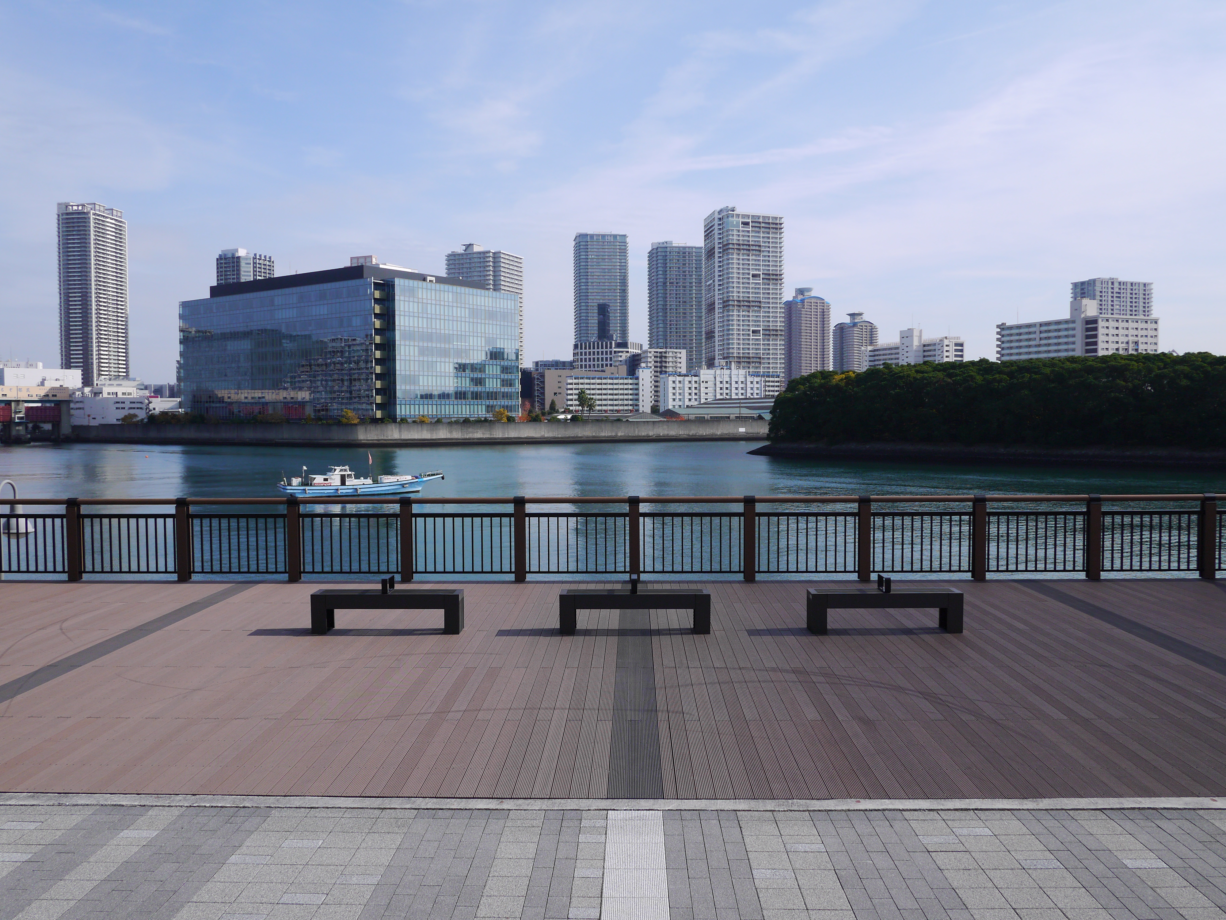 再生木材 人工木材 合成木材のウッドデッキ ルーバーならドゥーザーウッド