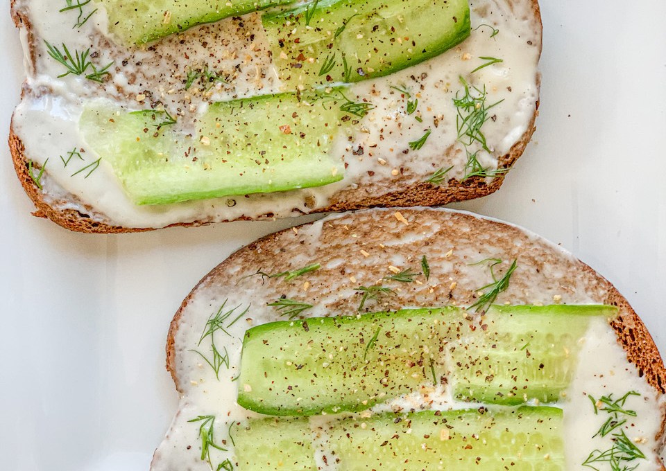 Pumpernickel Cucumber Dill Sandwiches DoseOfShivs