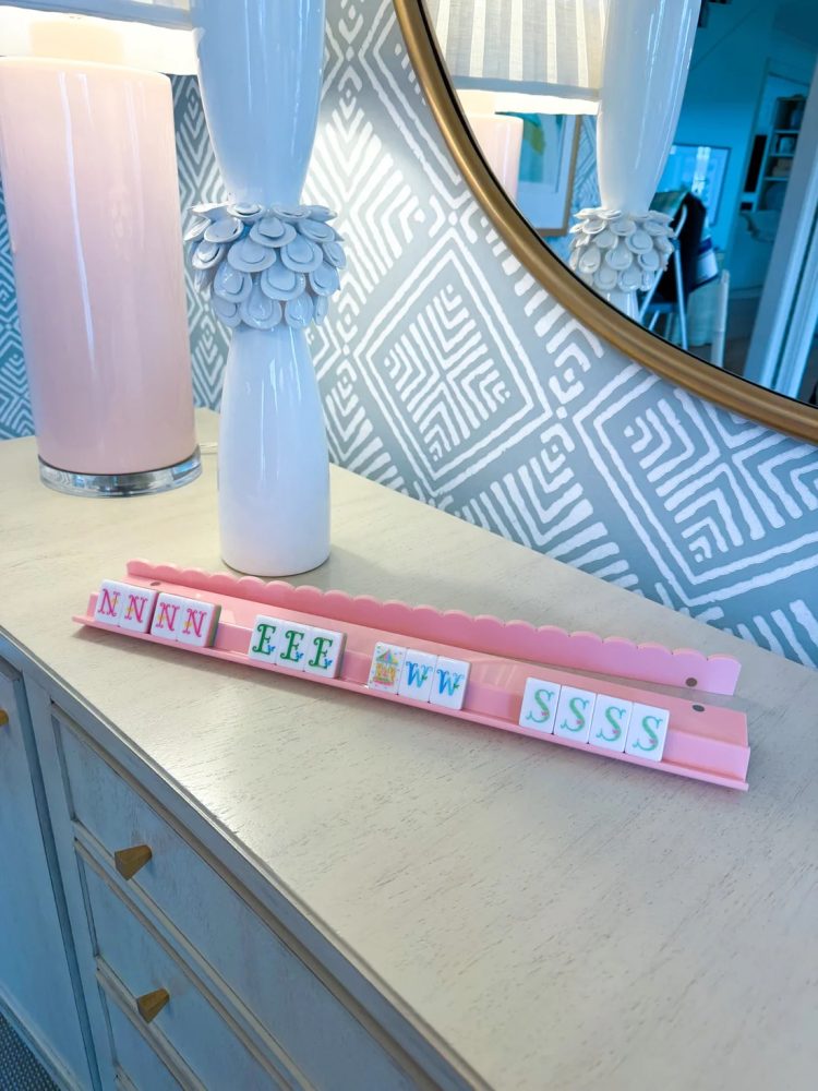 Blush Scallop Acrylic Rack