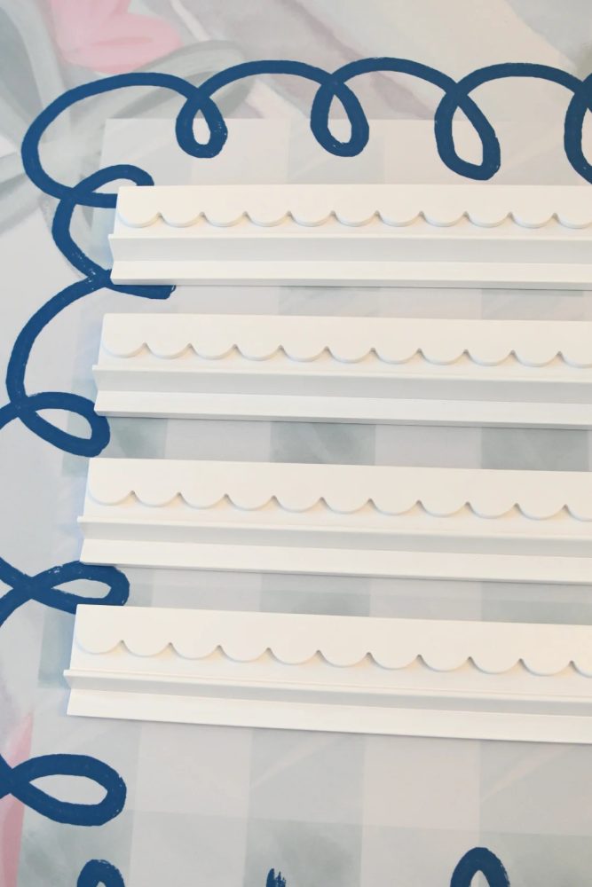 White Scalloped Wooden Mahjong Racks