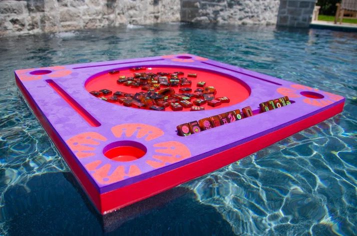 Mahjong Pool Float – red/purple