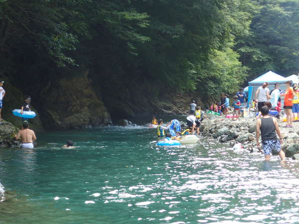 川での水遊び危険性