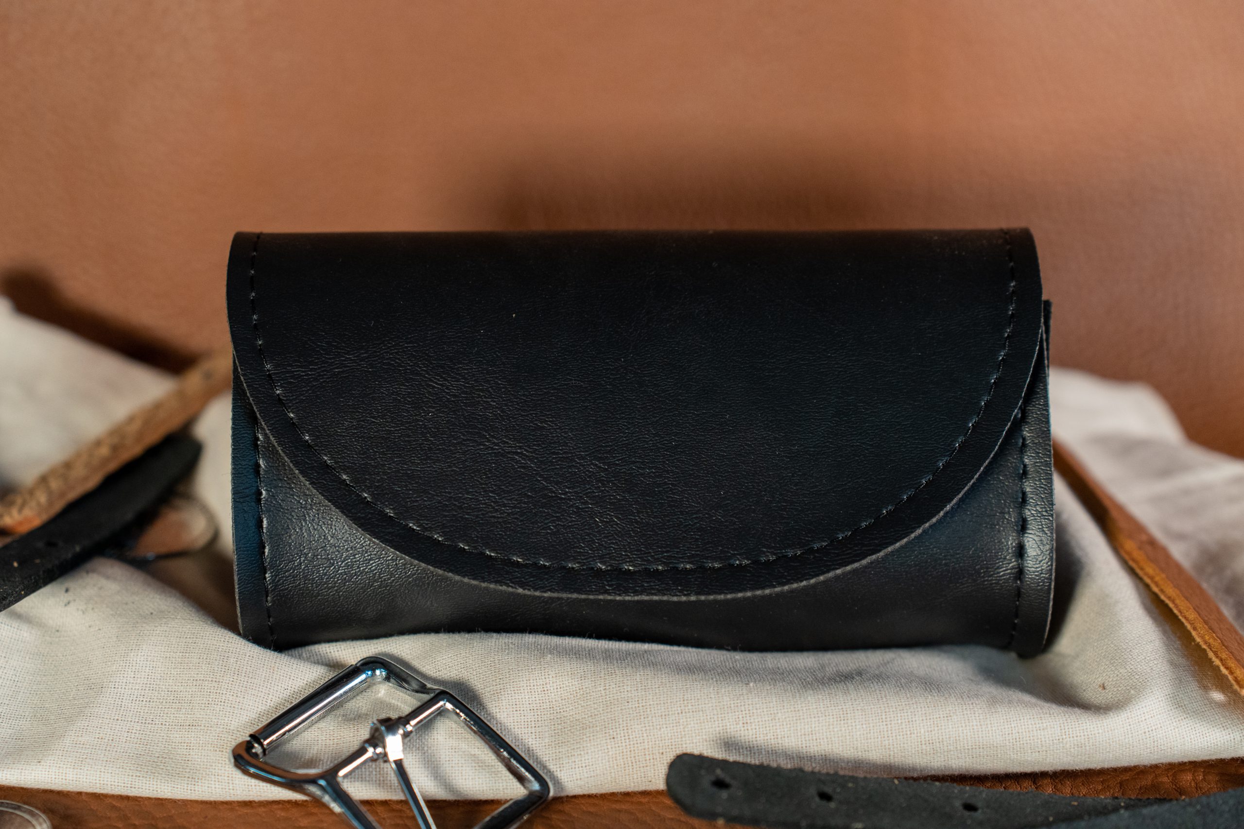 Willie & Max Dual Purpose Windshield Bag / Handlebar Pouch