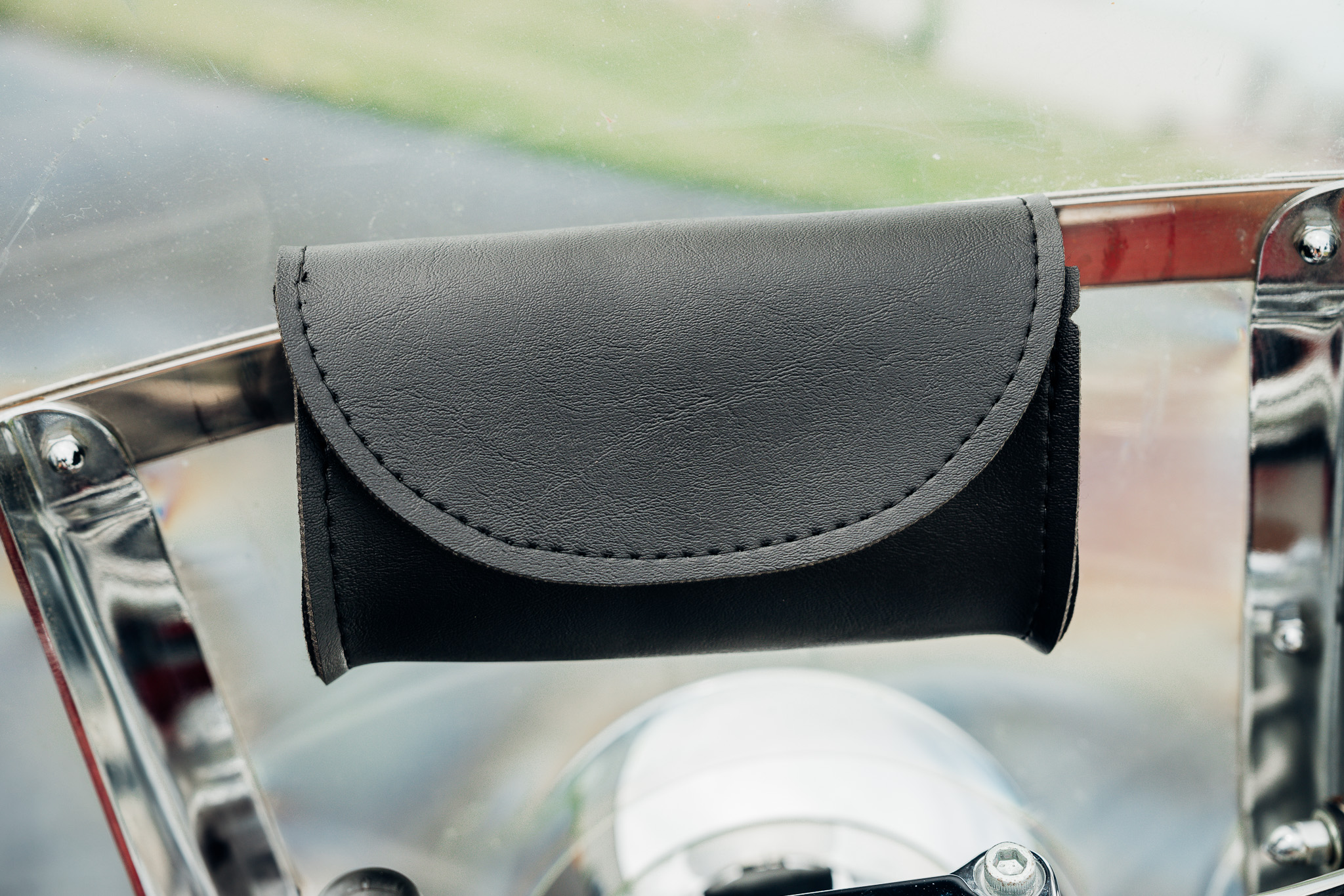 Willie & Max デュアルポーチ・ウインドシールドバッグ　ハーレー系 Willie & Max Dual Purpose Windshield Bag / Handlebar Pouch