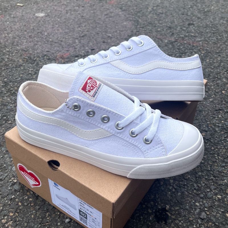 Jual ventela public low white