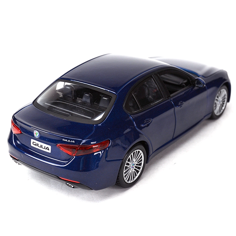 Bburago 1:24 alfa romeo giulia sports car static die cast vehicles