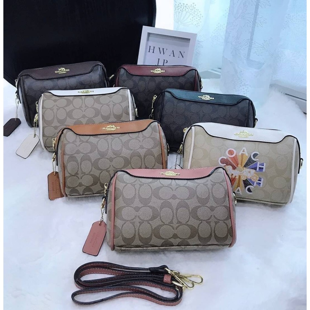 Coach New📌📌📌กระเป๋าทรงหมอนไม่มีหู | Shopee Thailand