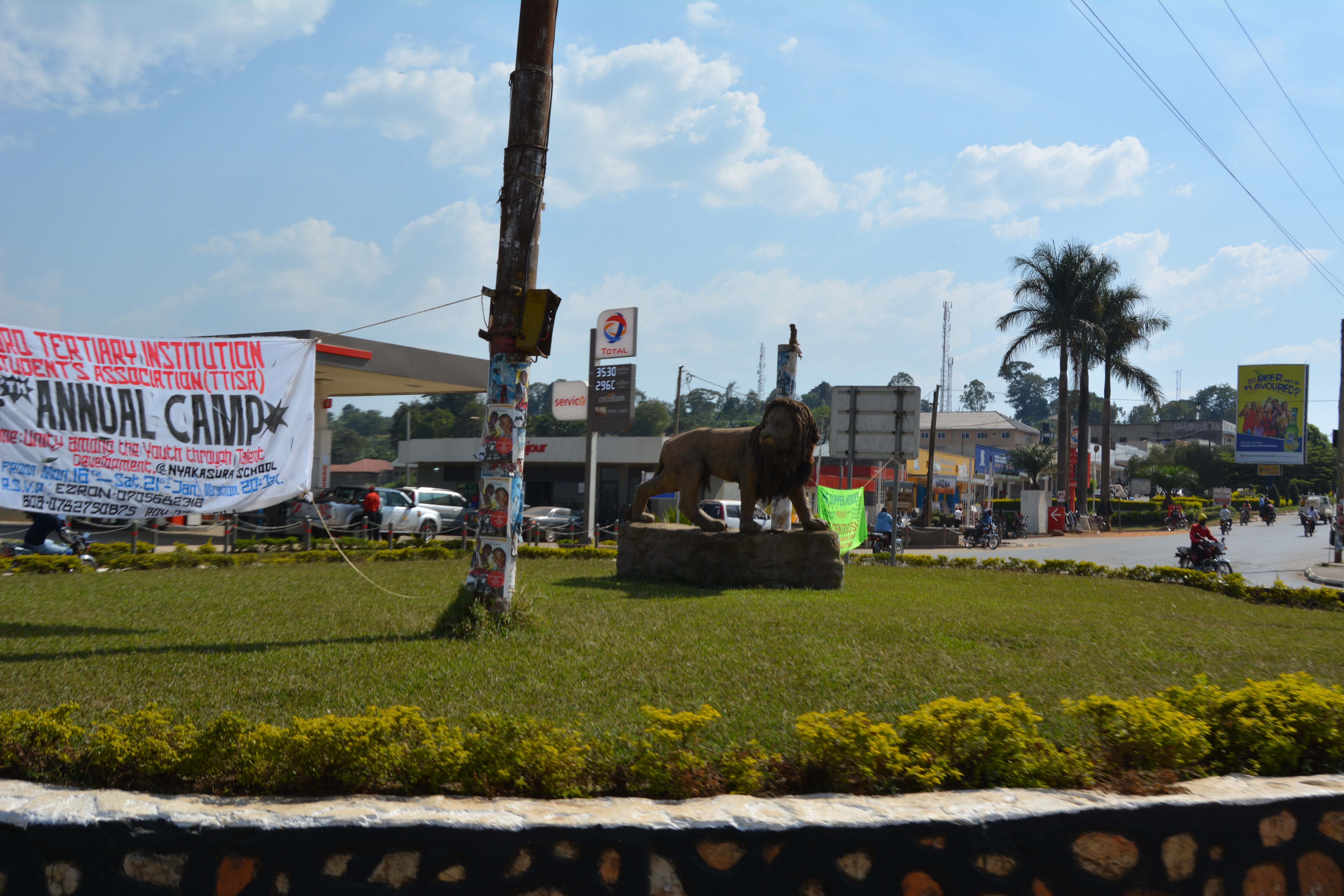 Lion in the roundabout, Fort Portal