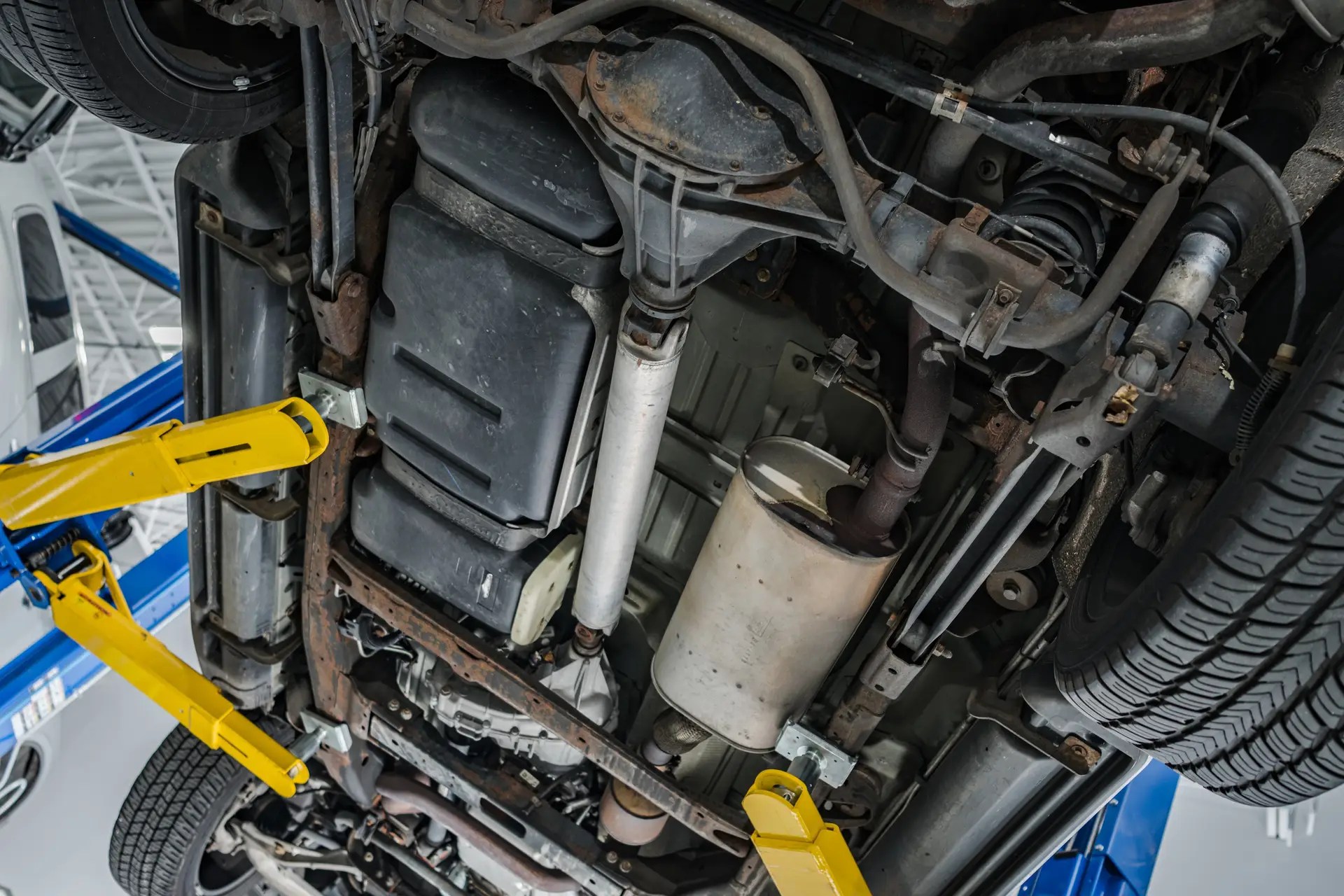 Car Dashboard DPF Light On - Diagnostics and DPF on-car cleaning
