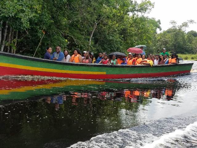 A boatload of visitors heading to Santa Aratack.